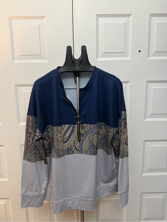noracora Tops - Women’s Navy & Light Gray Paisley Zip-Front Tunic